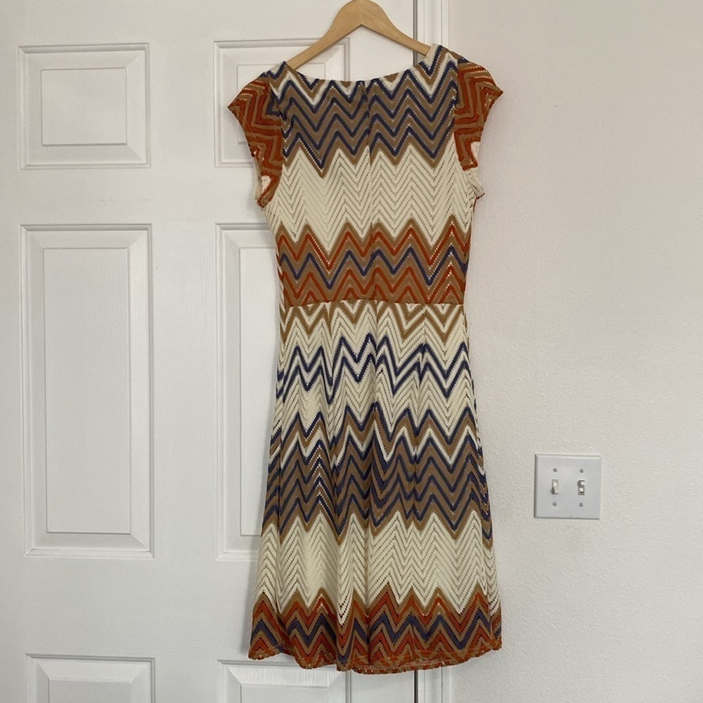 Sharagano crochet NWOT shortsleeved dress in earth tones. - Picture 17 of 17